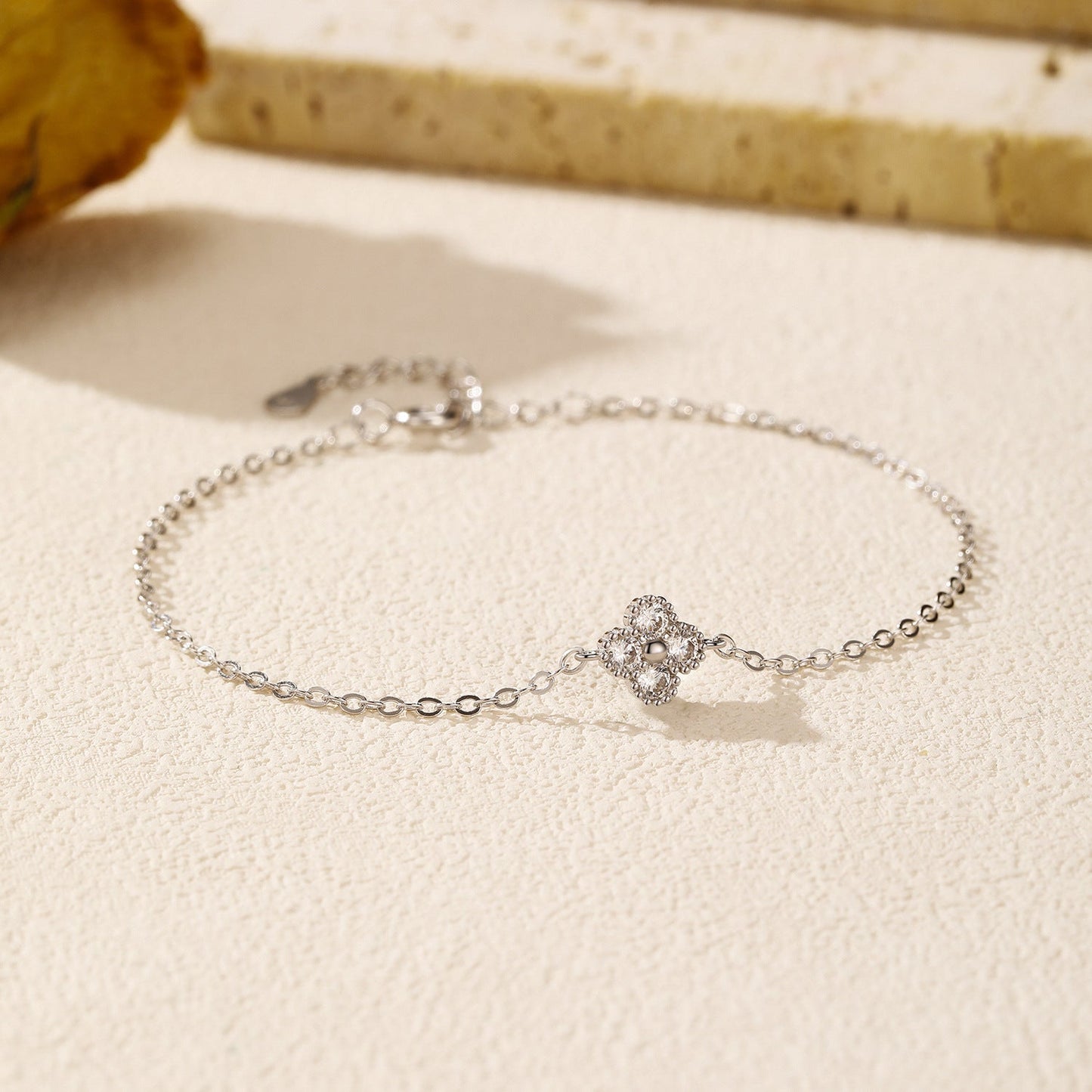 Bracelet pendentif trèfle argent zircon – Léo