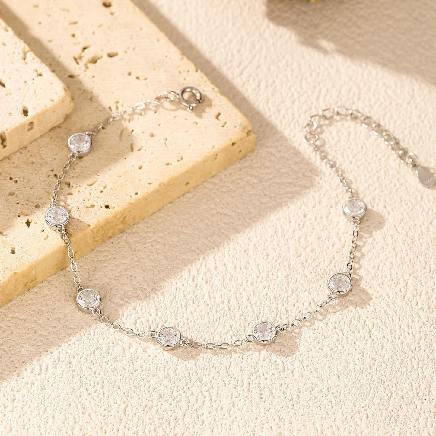 Bracelet argent pierres transparentes – Lise