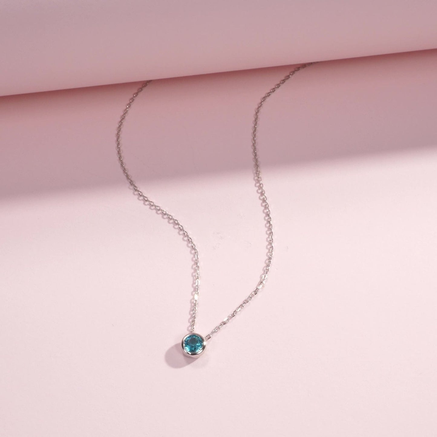 Collier pendentif argent pierre ronde bleue – Amira