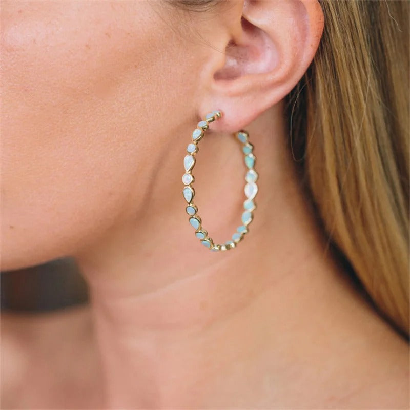 Boucles d'Oreilles Créoles Dorées avec Opale Bleue Vintage