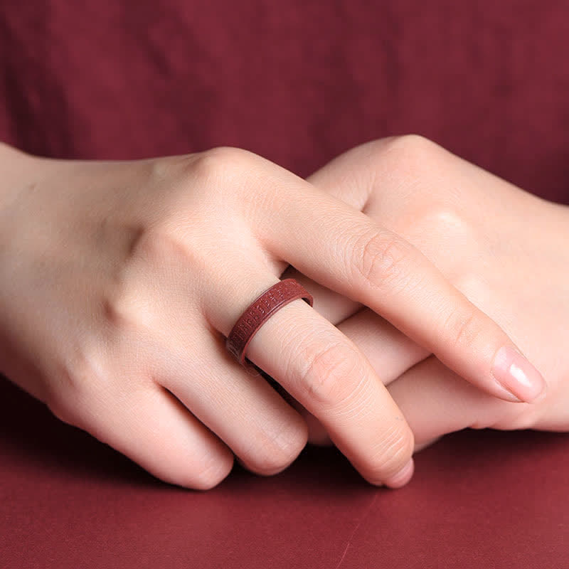 Bague cinabre rouge gravée nuages – Léo