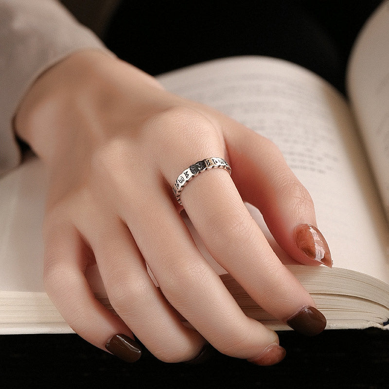Bague argent gravée symboles noirs – Léo