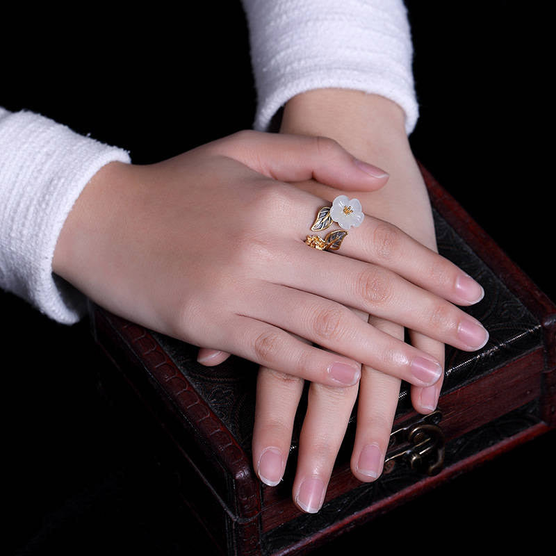 Bague fleur jade blanc plaqué argent – Lila