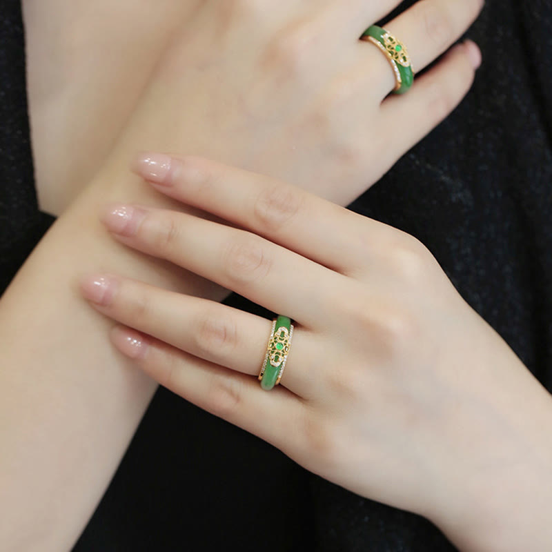 Bague plaqué or calcédoine verte motifs dorés – Léo