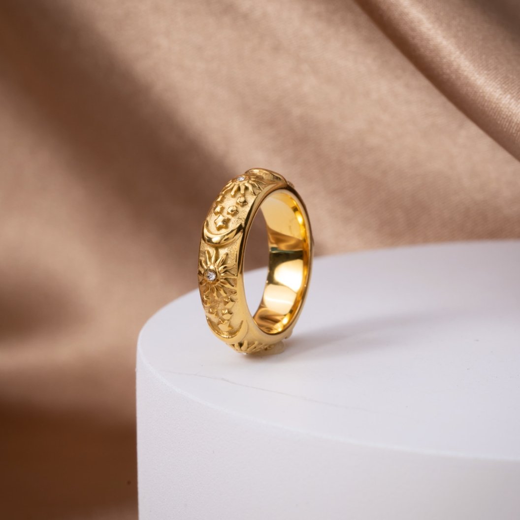 Bague ornements célestes or pierre claire – Éloïse
