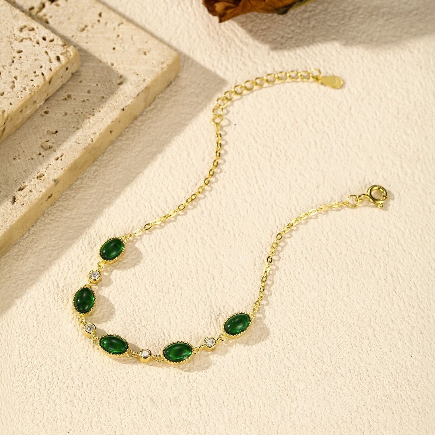Bracelet maillons ovales argent pierres vertes – Léo