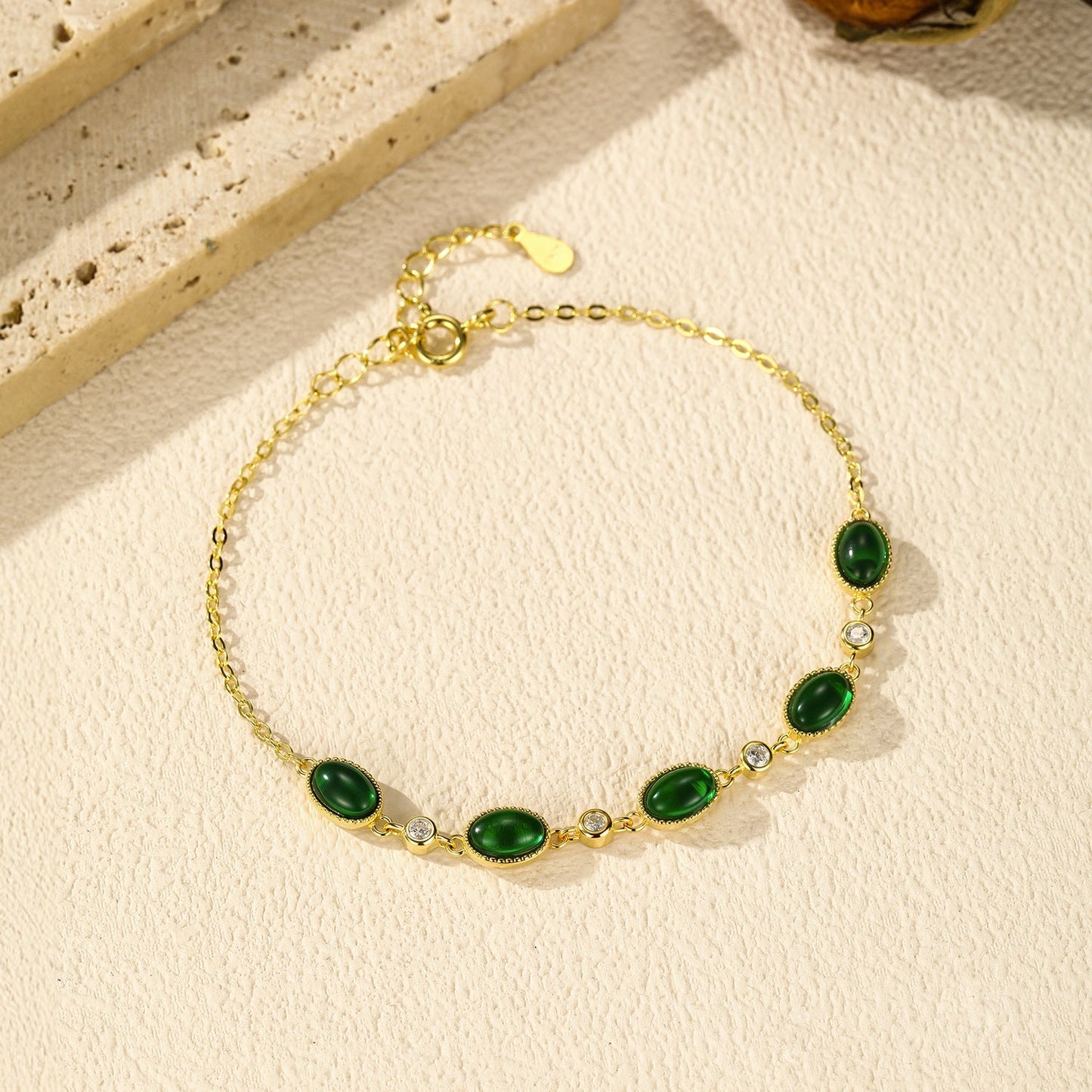 Bracelet maillons ovales argent pierres vertes – Léo