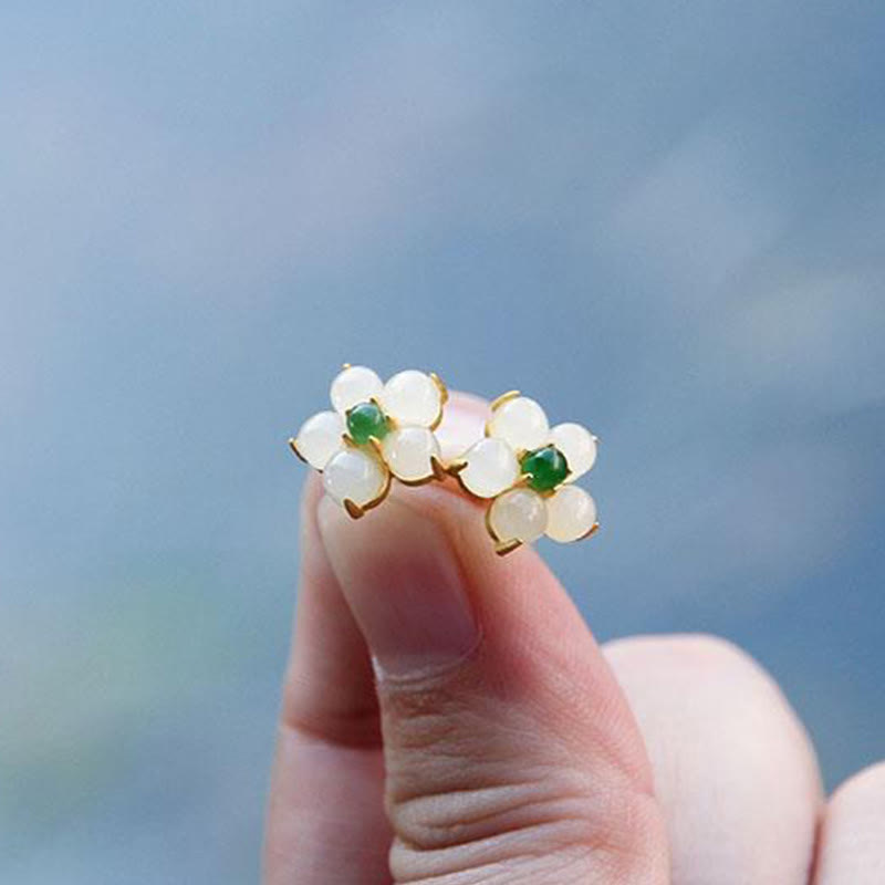 Clous d’oreilles fleur jade blanc vert plaqué or – Léo