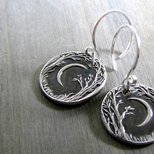 Boucles d’oreilles pendantes vintage argent lune – Léna