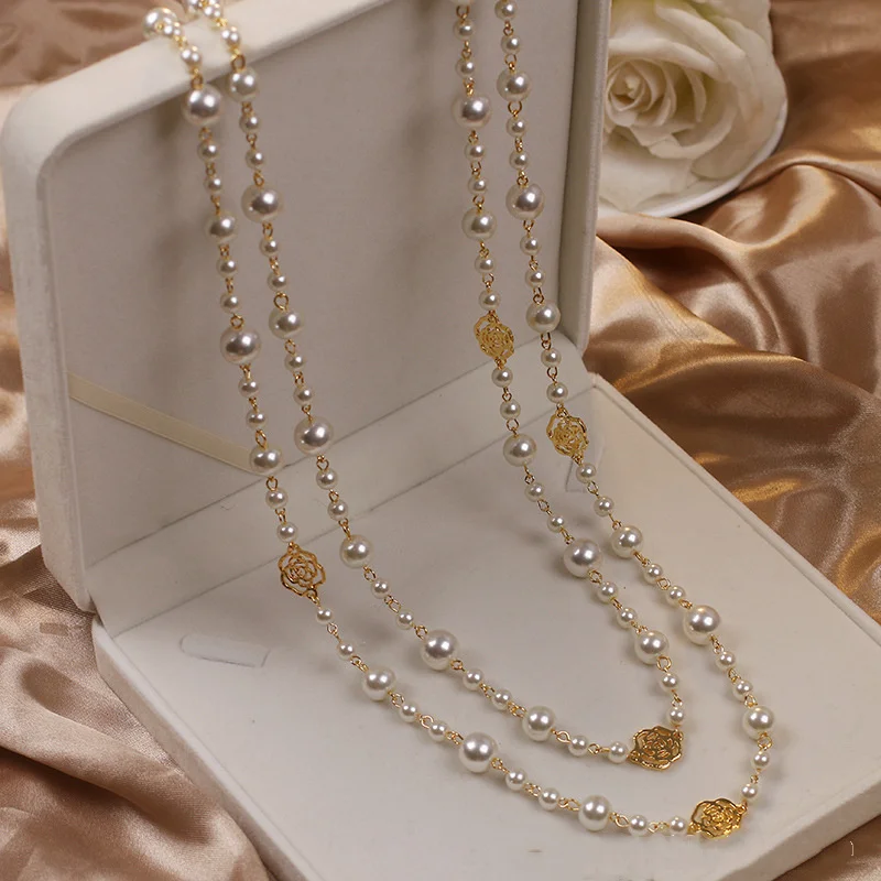 Collier perles blanches or lotus – Lila