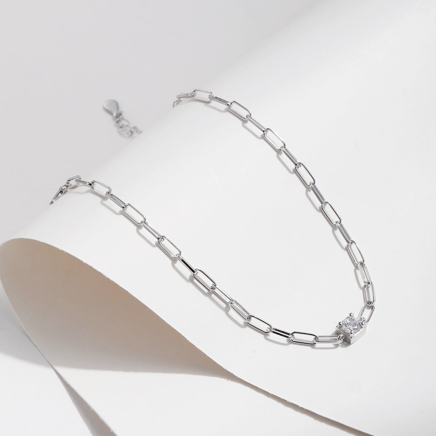 Bracelet chaîne argent maillons rectangulaires zircon – Ines