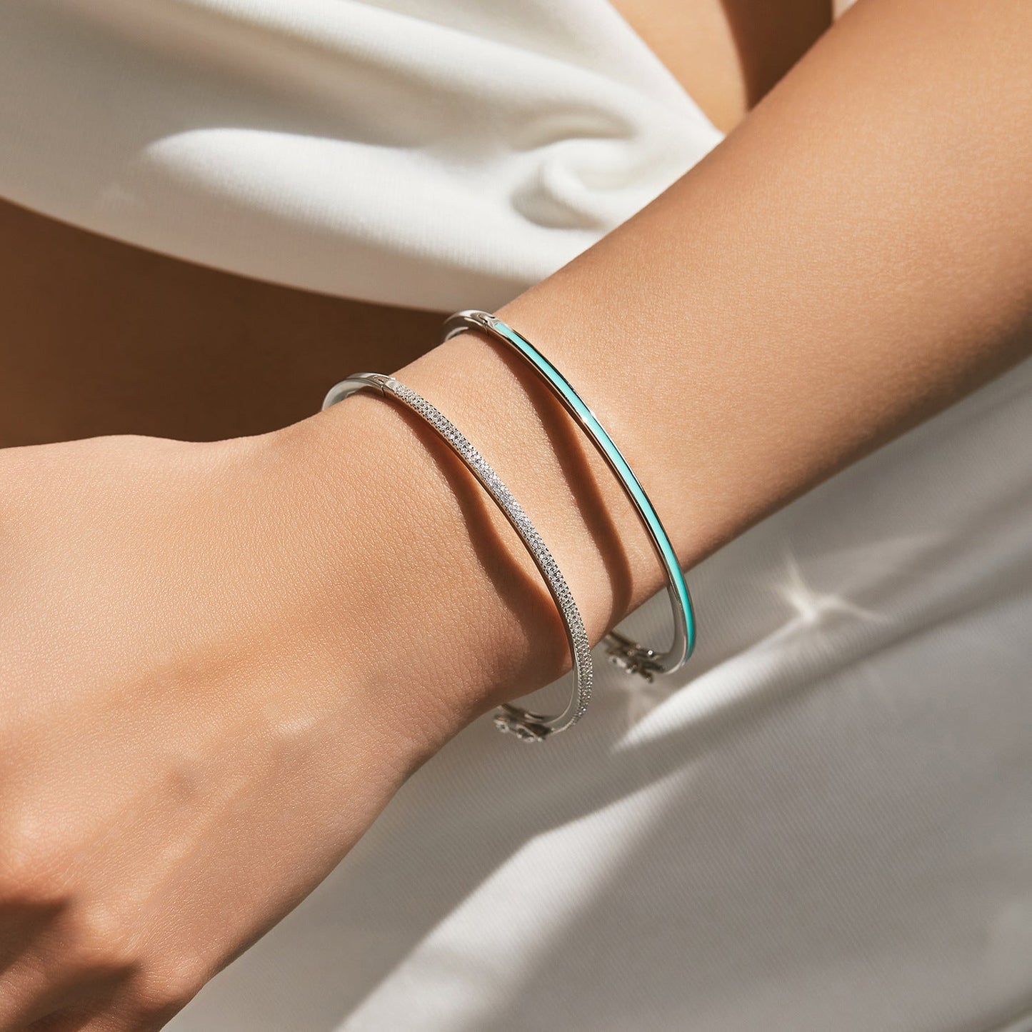 Bracelet rigide gravé argent – Lina