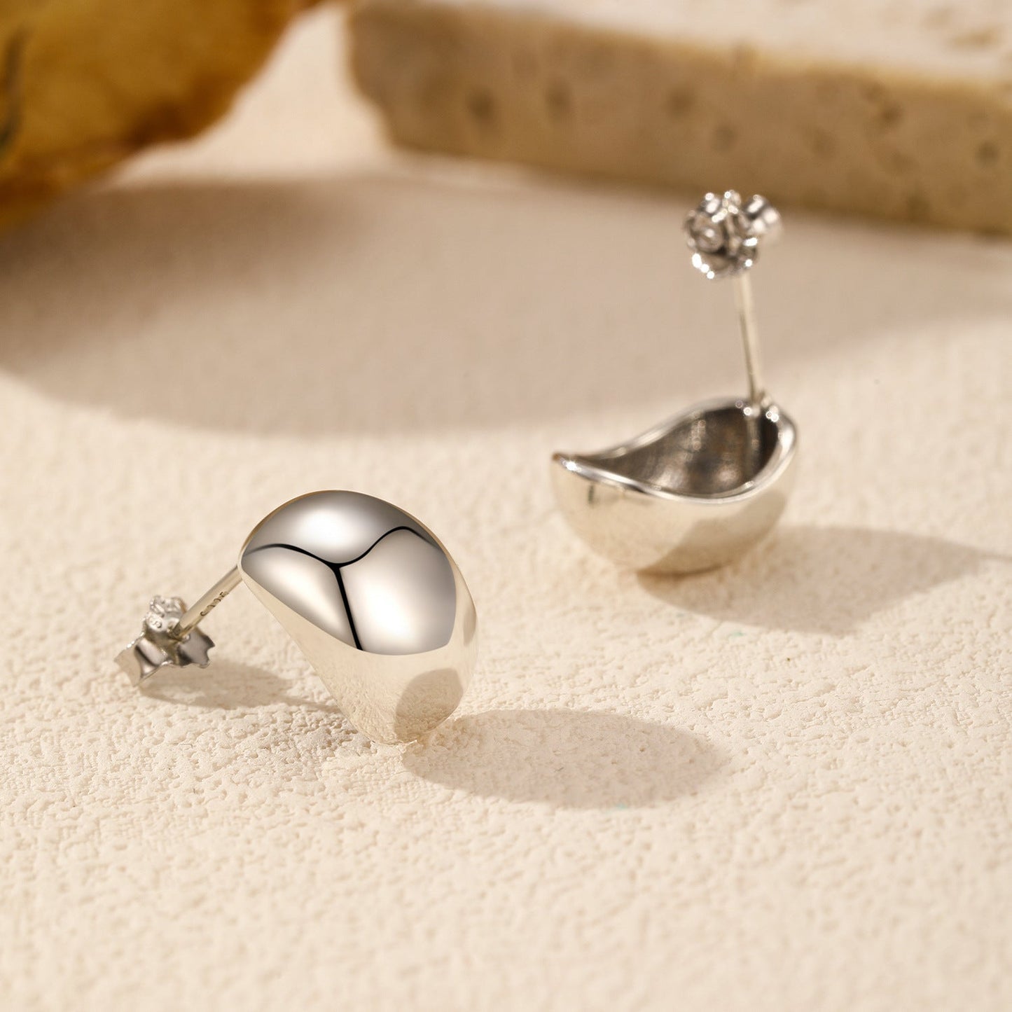 Clous d’oreilles arrondis argent – Léo