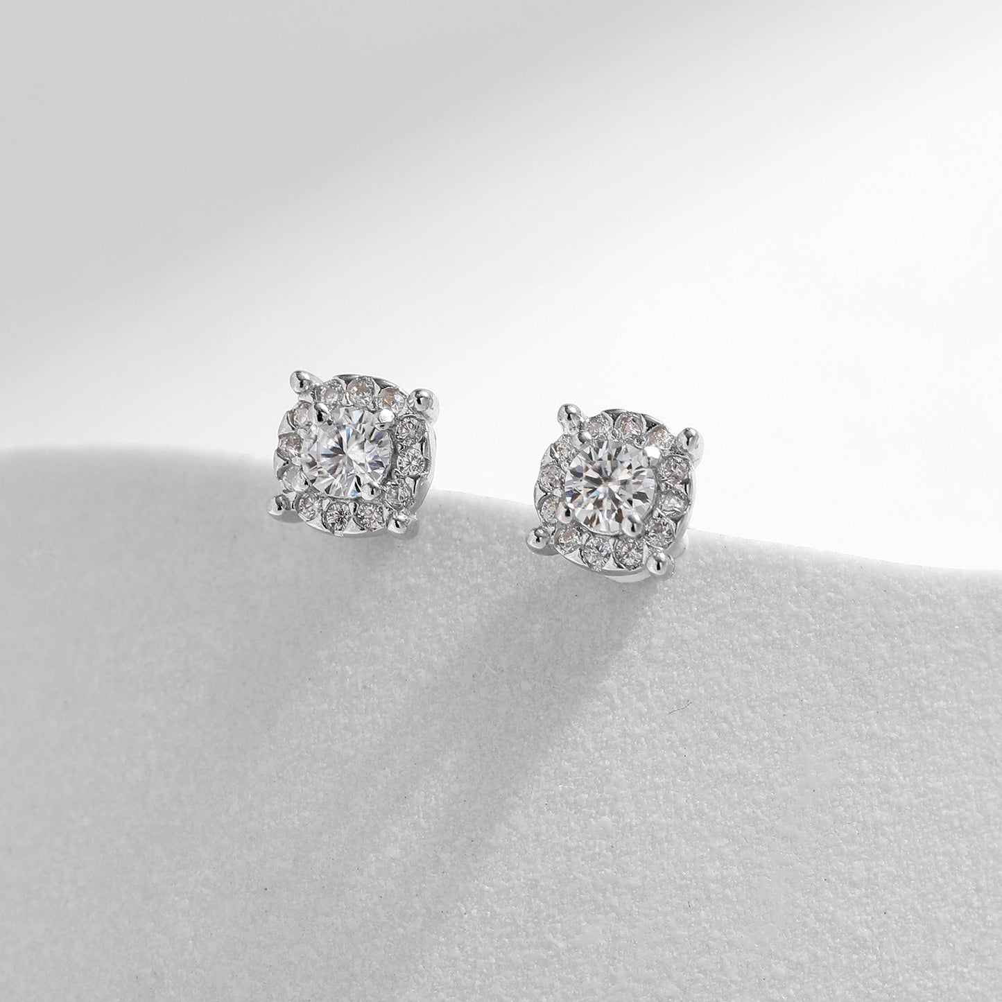 Clous d’oreilles mini argent pierre scintillante – Noor