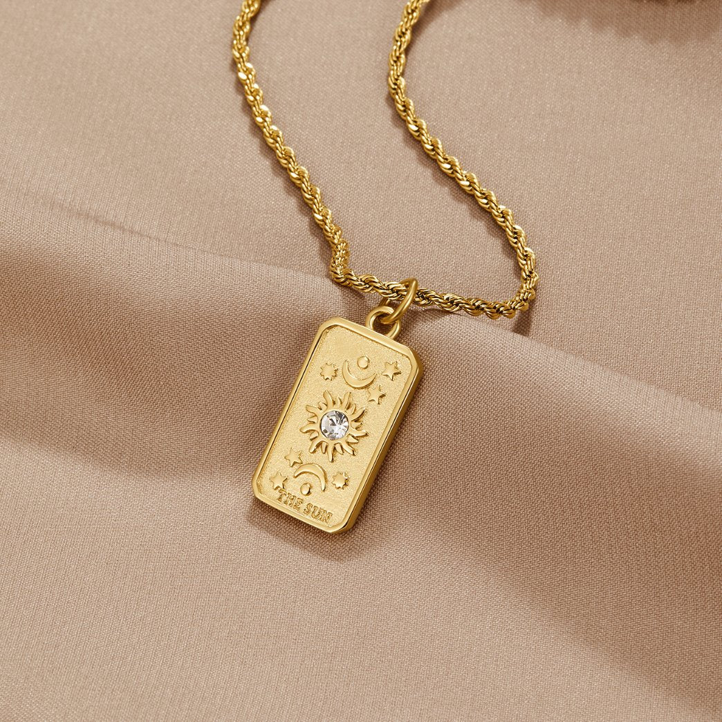 Collier pendentif floral rectangulaire plaqué or – Léa