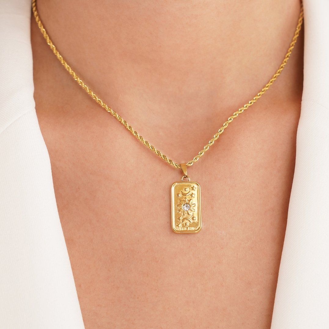 Collier pendentif floral rectangulaire plaqué or – Léa