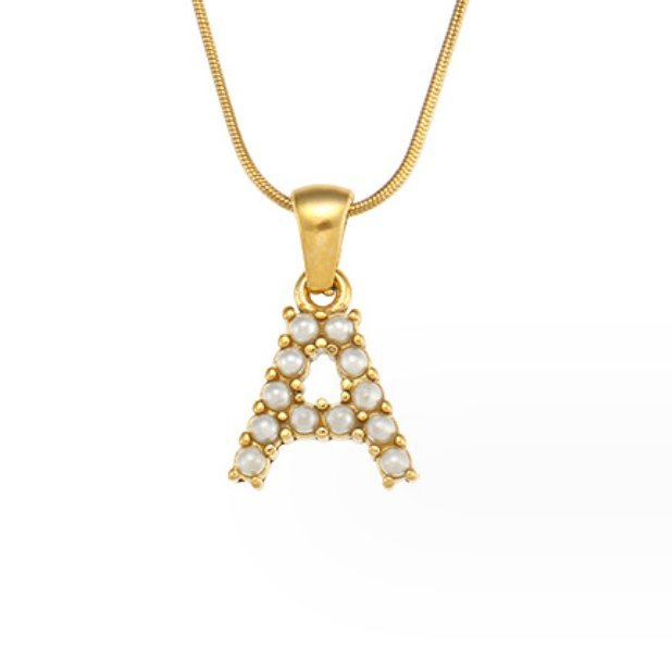 Collier doré avec pendentif lettre Perle – Sanne