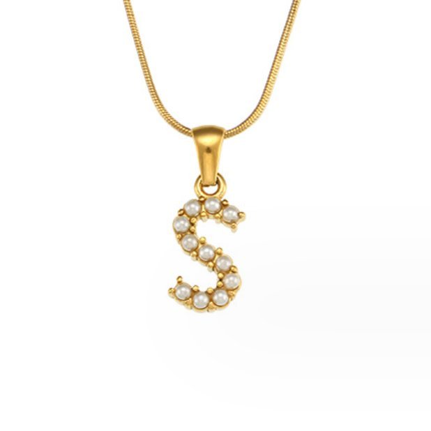 Collier doré avec pendentif lettre Perle – Sanne