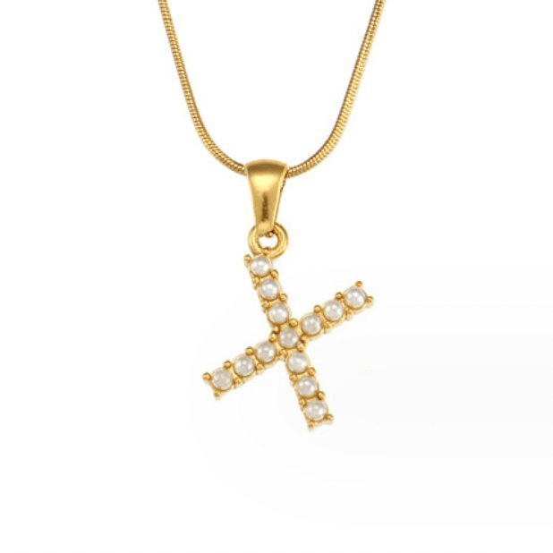 Collier doré avec pendentif lettre Perle – Sanne