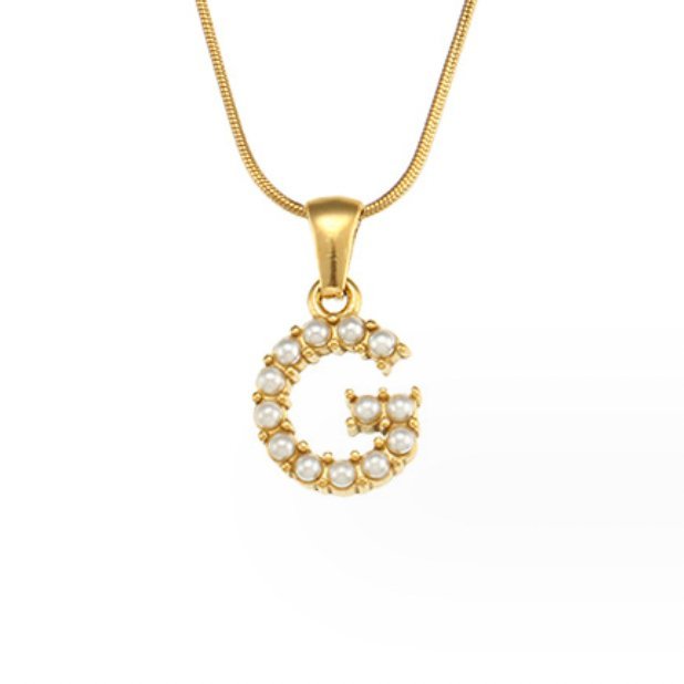Collier doré avec pendentif lettre Perle – Sanne