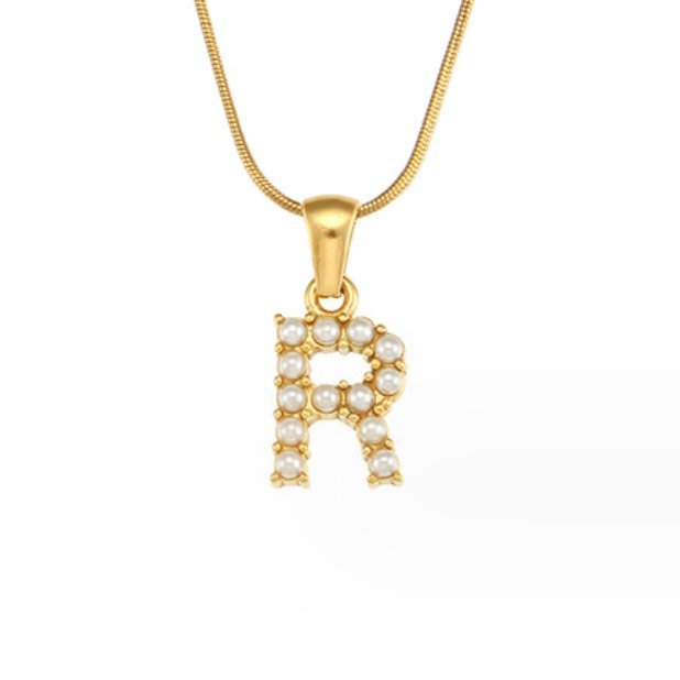 Collier doré avec pendentif lettre Perle – Sanne