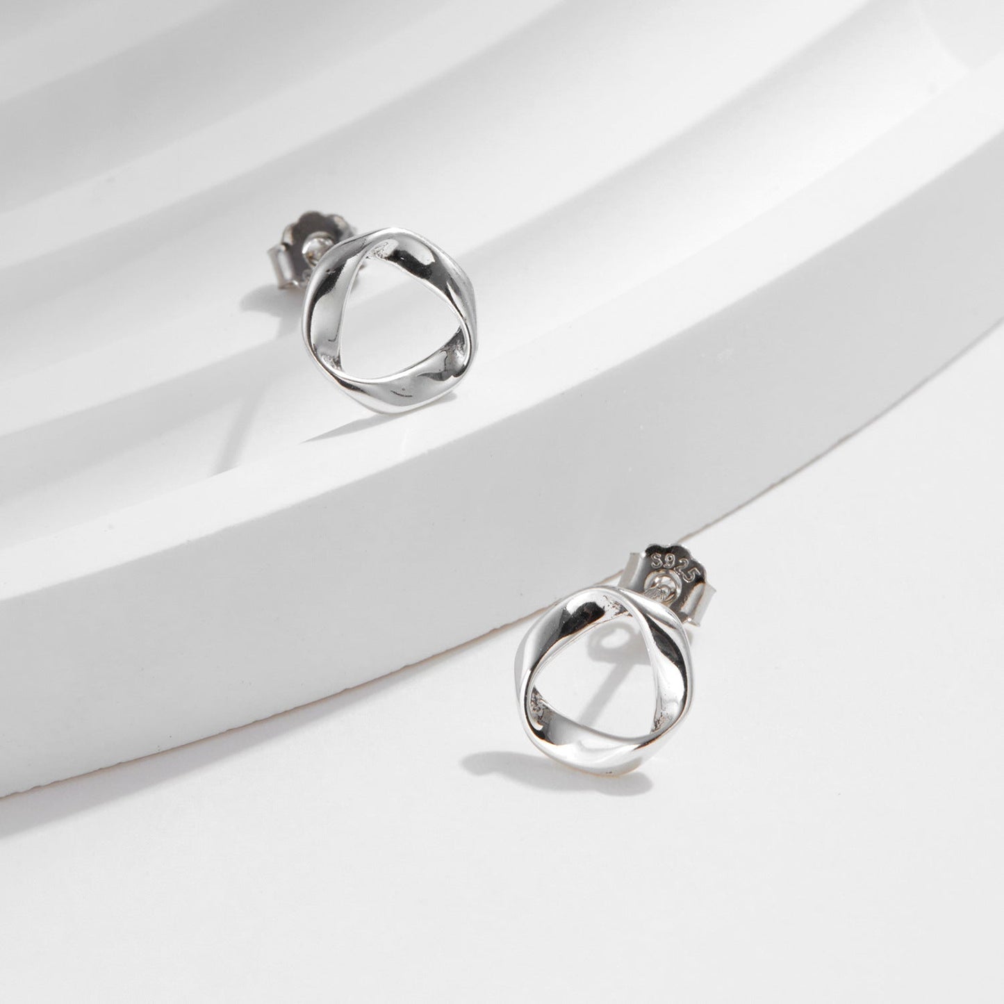 Clous d’oreilles cercle ouvert argent – Lise