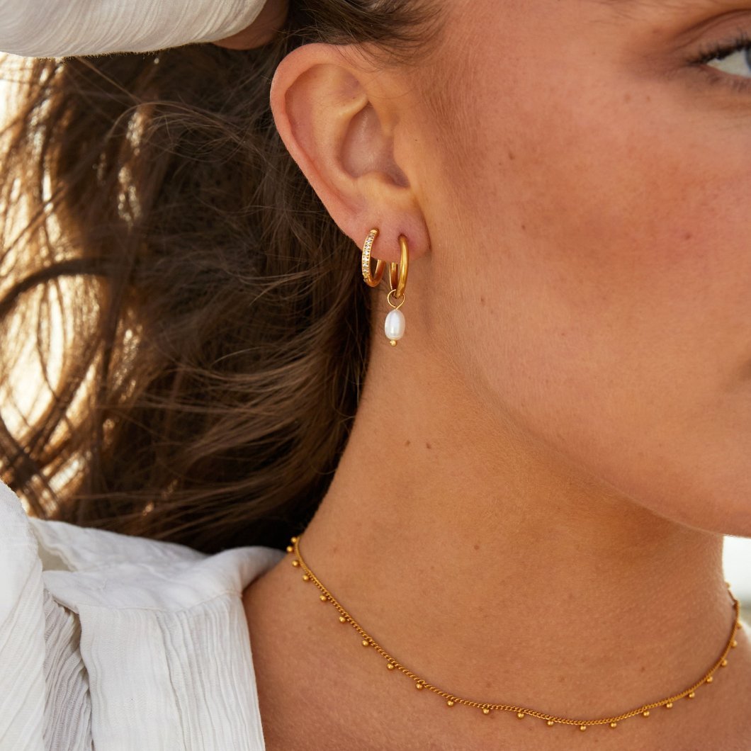 Demi-créoles plaqué or pierres claires – Lila