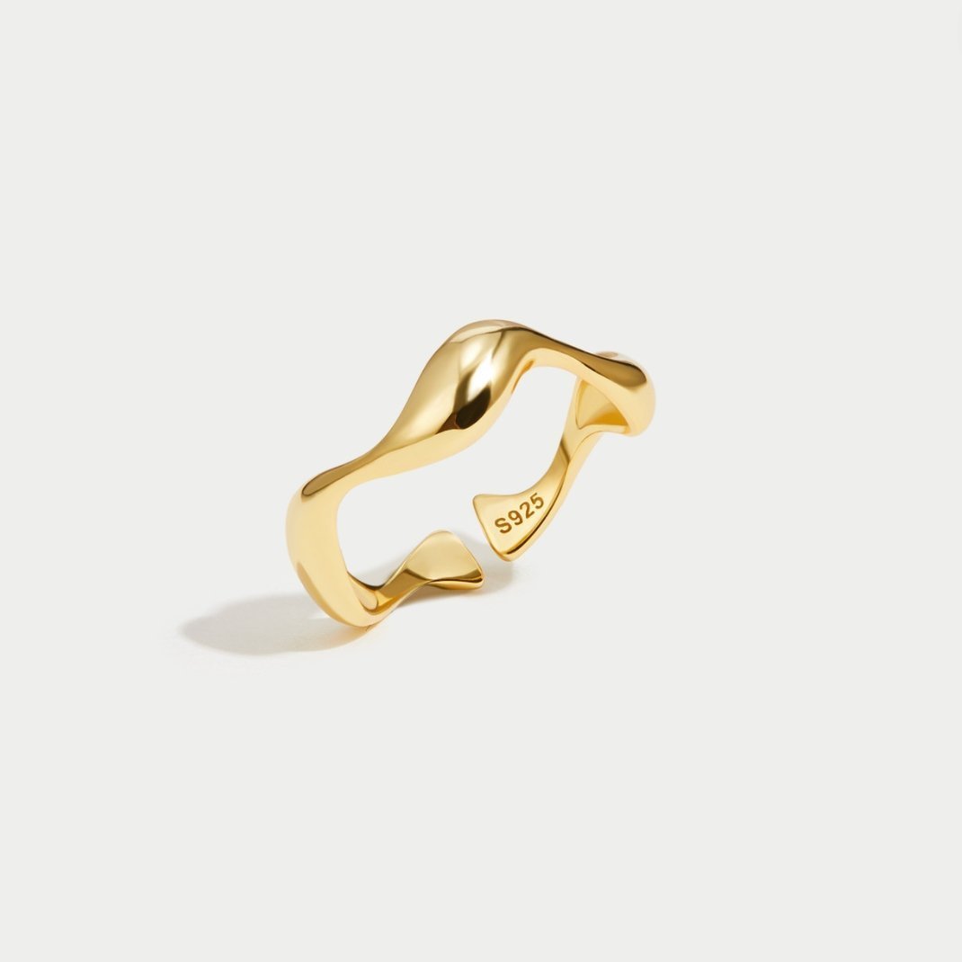 Bague ondulée finition lisse or – Lina
