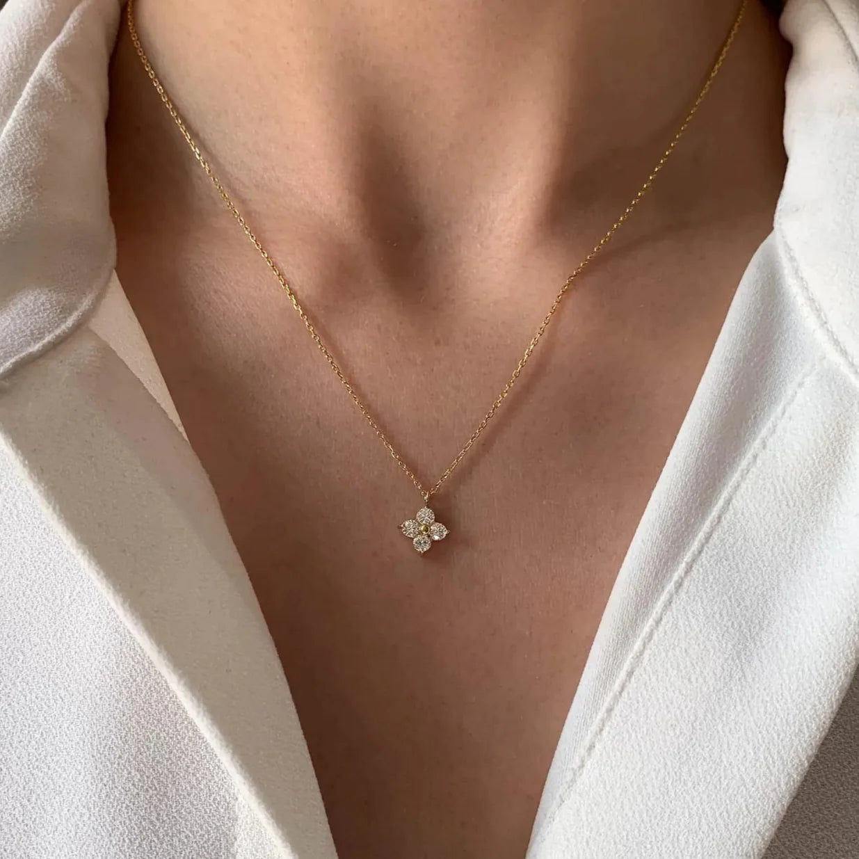 Collier pendentif fleur cristal Or – Léa