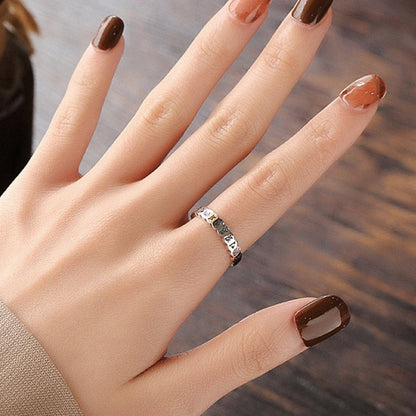 Bague argent gravée symboles noirs – Léo