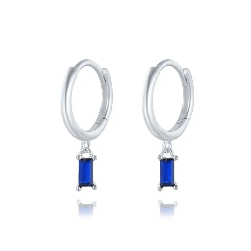 Boucles d'oreilles élégantes en zircone carrée