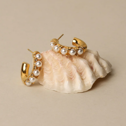 Boucles d'Oreilles Stud en Forme de C avec Perles Plaquées Or Élégantes