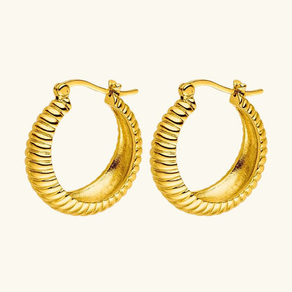 Créoles dorées texturées au style vintage