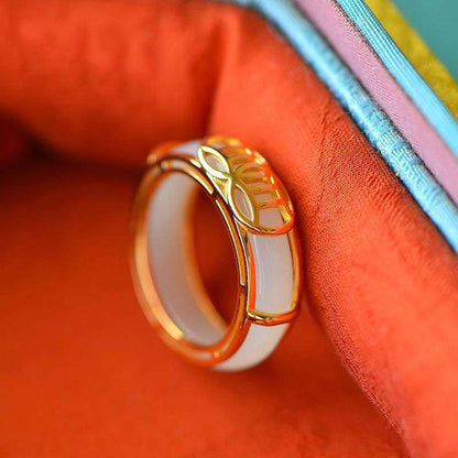 Bague relief jade blanc plaqué or – Léo