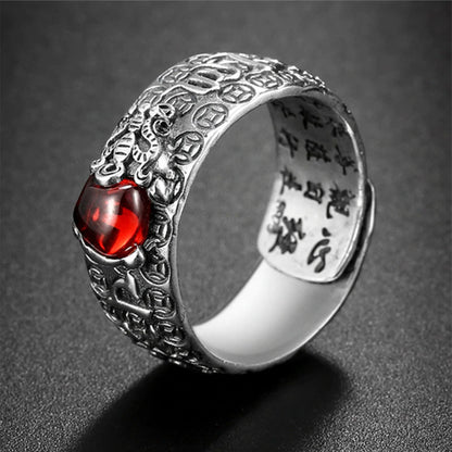 Bague argentée gravée grenat rouge – Léo