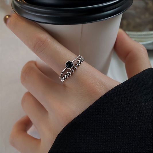 Bague argent pierre noire feuilles fines – Léo
