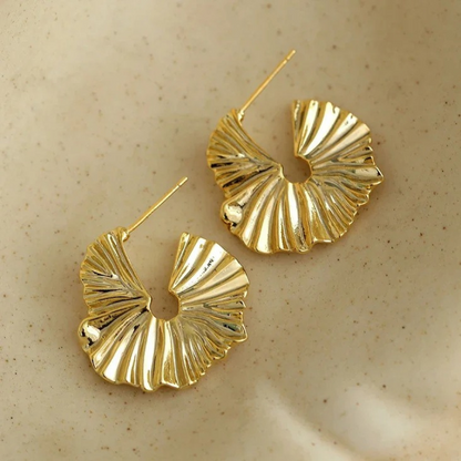 Boucles d'oreilles pétales géométriques plaquées or