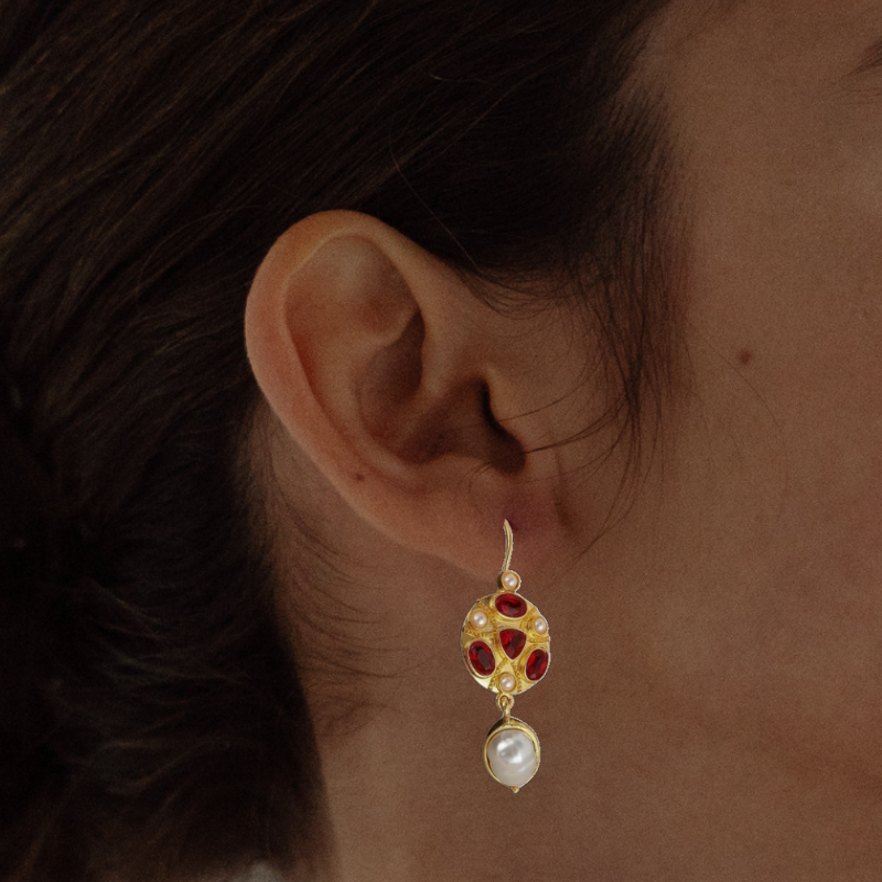 Boucles d'oreilles Goutte Dorée en Pierre Rouge