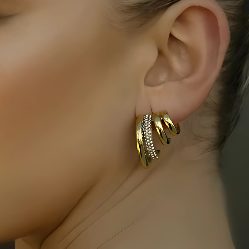 Boucles d'oreilles créoles triple couche zircon plaqué or