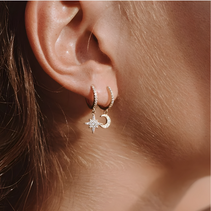 Boucles d'Oreilles en Hoops avec Étoile et Lune en Zircon
