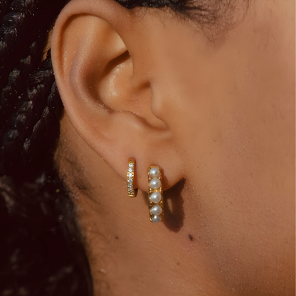 Boucles d'Oreilles Stud en Forme de C avec Perles Plaquées Or Élégantes