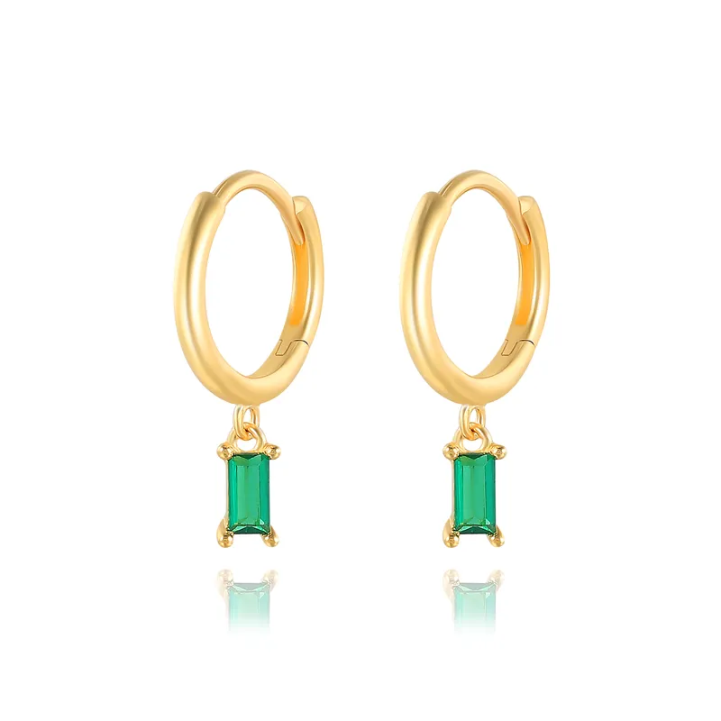 Boucles d'oreilles élégantes en zircone carrée