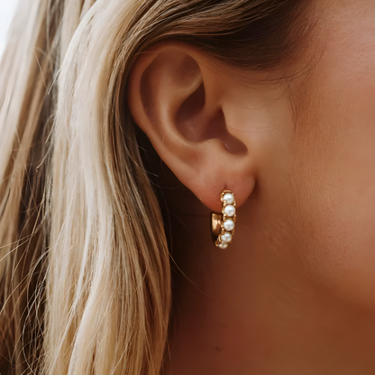Boucles d'Oreilles Stud en Forme de C avec Perles Plaquées Or Élégantes