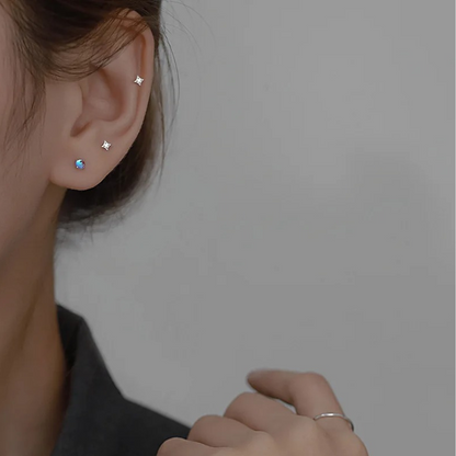 Boucles d'Oreilles Mini Stud en Pierre de Lune Élégantes