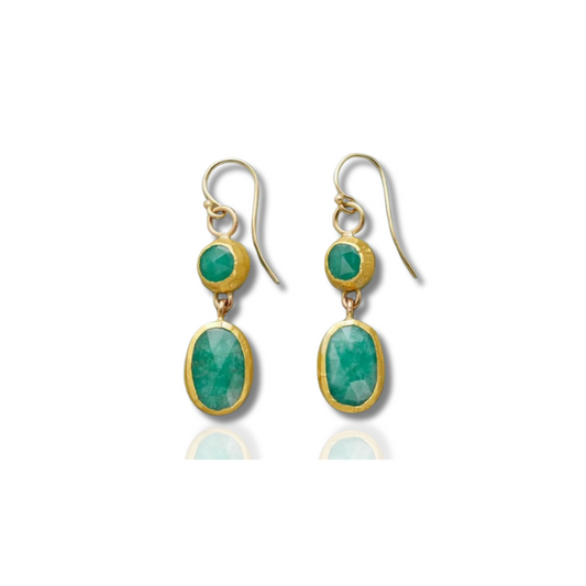 Boucles d'oreilles plaquées or avec pierres vertes