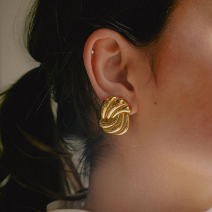 Boucles d'oreilles nœud torsadé plaqué or