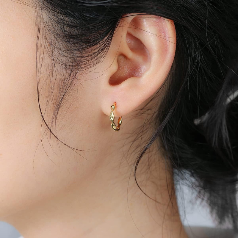Boucles d'oreilles torsadées élégantes
