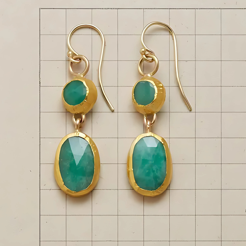 Boucles d'oreilles plaquées or avec pierres vertes