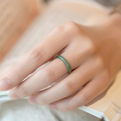 Bague jade naturel lisse vert pâle – Léo
