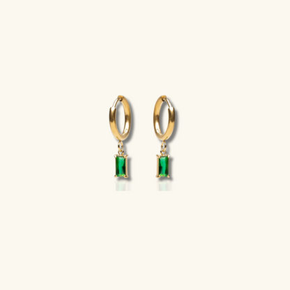 Boucle d'Oreille en Hoop avec Zircon Émeraude Plaquée Or